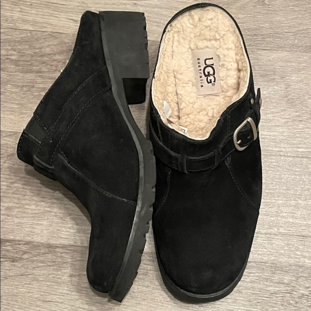 UGG ladies 7.5 suede mule shoes